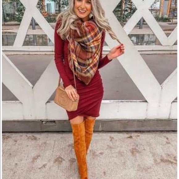 SOLD! Ruched Bodycon Mini T Shirt Dress in Medium, NWT - Picture 2 of 7